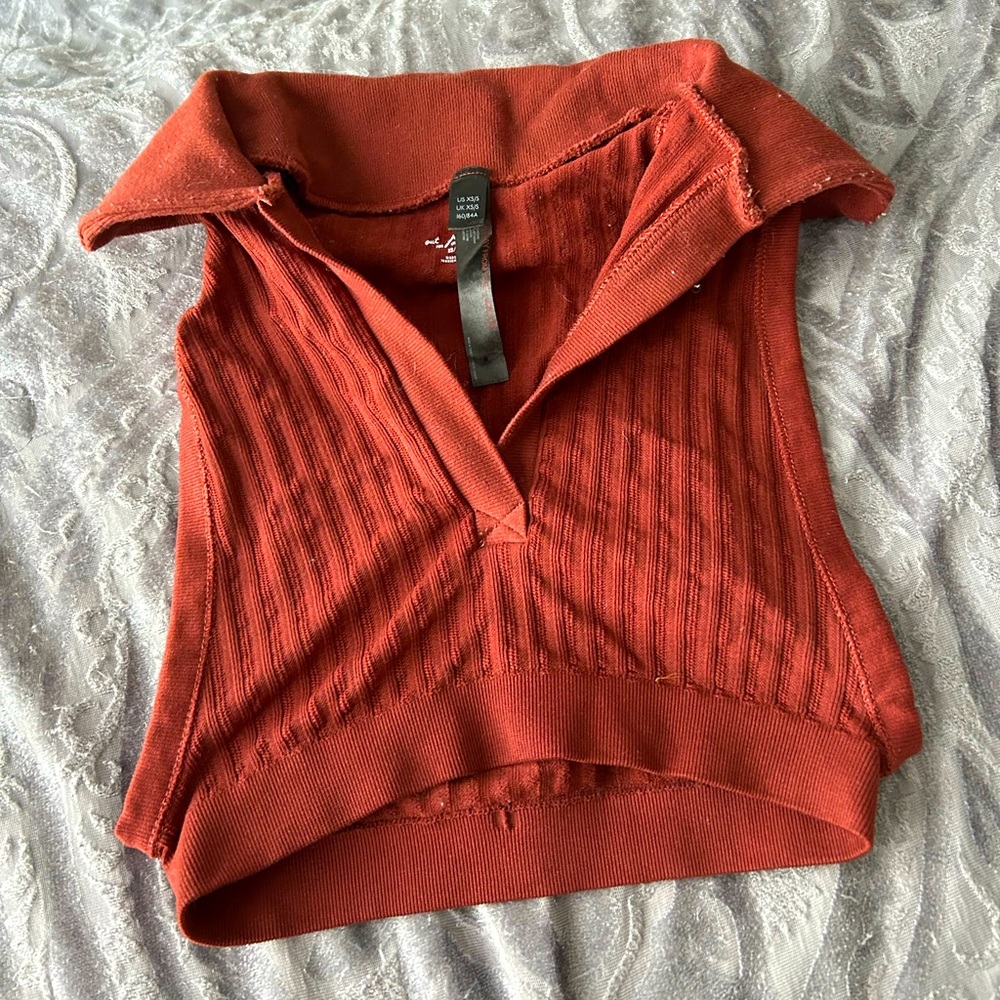 Urban Outfitters Sleeveless Collar Crop Top V Neck